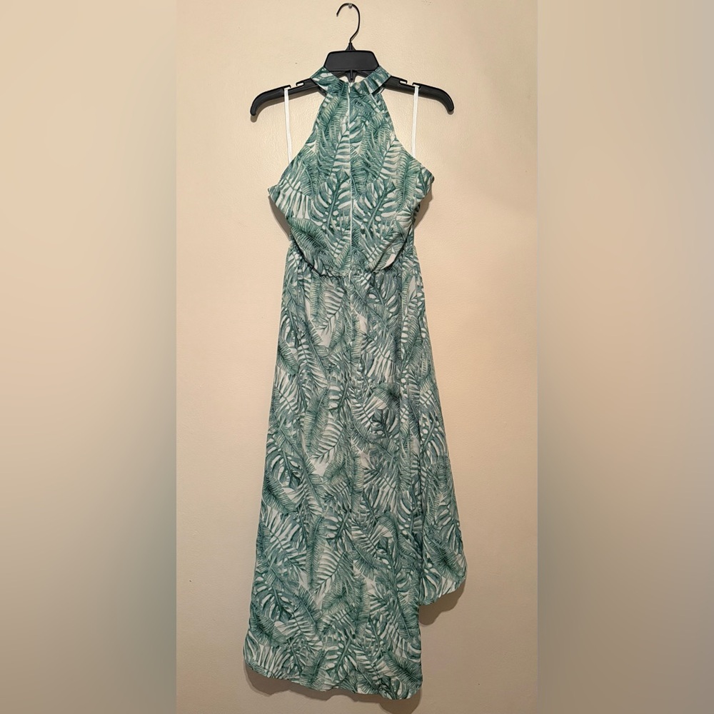 AX Paris Green Leaf Print Maxi Dress - Picture 2 of 6